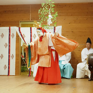 綱分八幡宮　放生会御神幸祭　神楽　岩戸